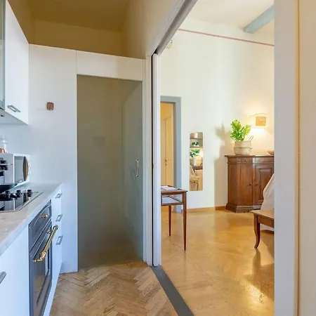 A Flat In Via Della Vigna Nuova Florence