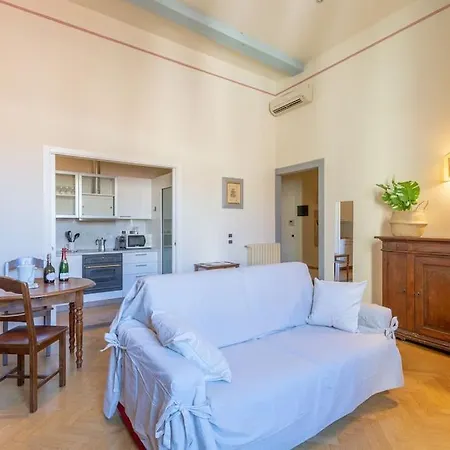 A Flat In Via Della Vigna Nuova Apartman *